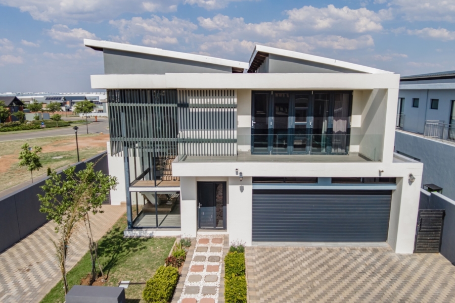 4 Bedroom Property for Sale in Swallow Hills Lifestyle Estate Gauteng