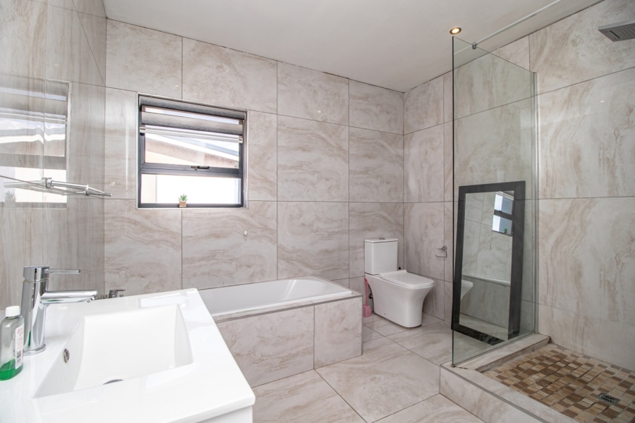 4 Bedroom Property for Sale in Swallow Hills Lifestyle Estate Gauteng