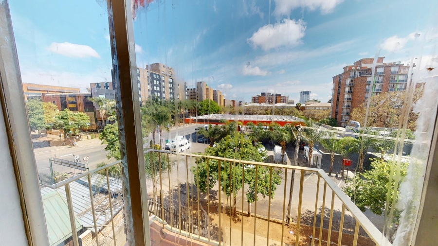 1 Bedroom Property for Sale in Berea Park Gauteng