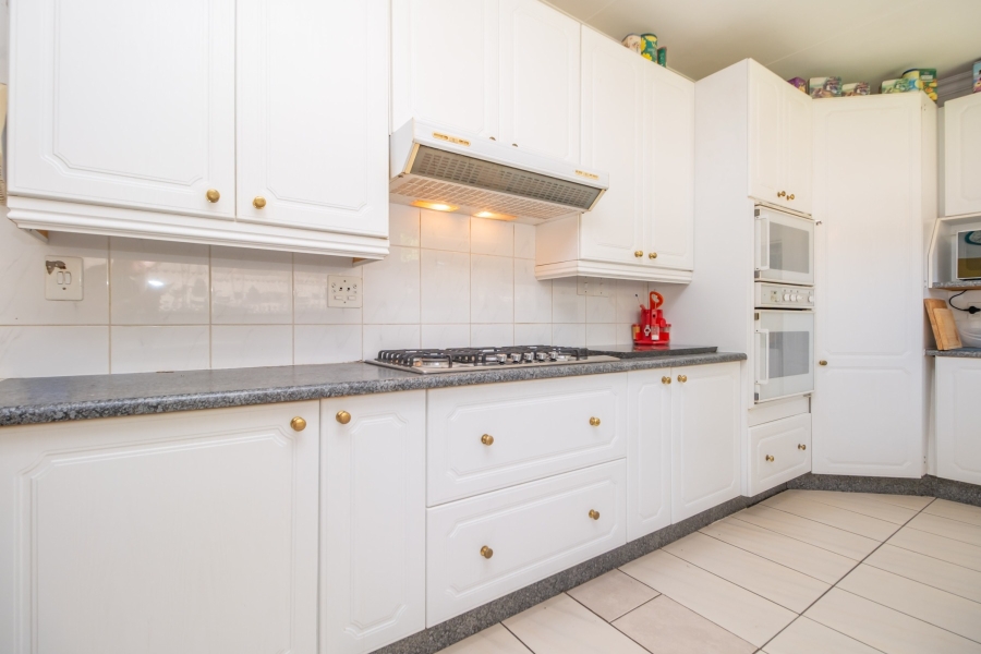 3 Bedroom Property for Sale in Breaunanda Gauteng