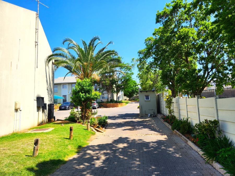 3 Bedroom Property for Sale in Whitney Gardens Gauteng