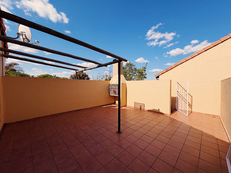 2 Bedroom Property for Sale in Willow Park Manor Gauteng