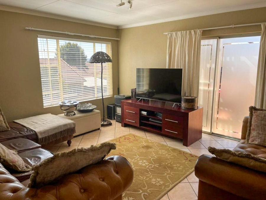 2 Bedroom Property for Sale in Willow Park Manor Gauteng