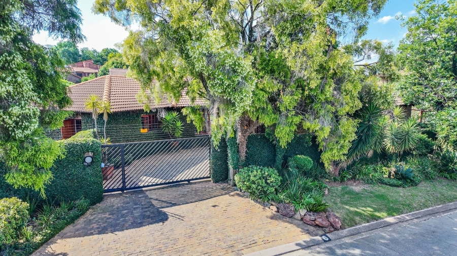 3 Bedroom Property for Sale in Hurlingham Manor Gauteng