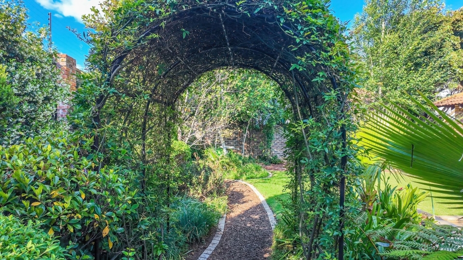 3 Bedroom Property for Sale in Hurlingham Manor Gauteng