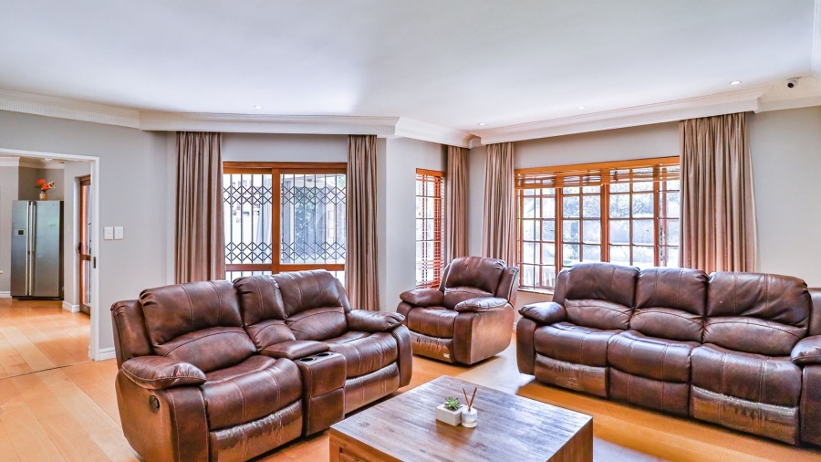 3 Bedroom Property for Sale in Hurlingham Manor Gauteng