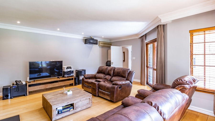 3 Bedroom Property for Sale in Hurlingham Manor Gauteng