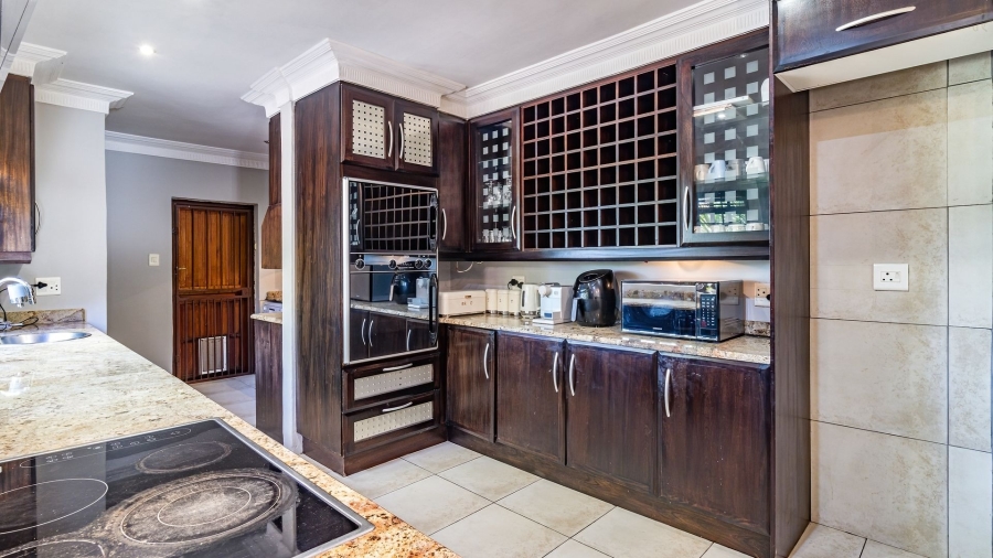 3 Bedroom Property for Sale in Hurlingham Manor Gauteng