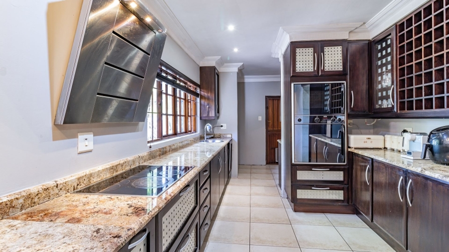 3 Bedroom Property for Sale in Hurlingham Manor Gauteng