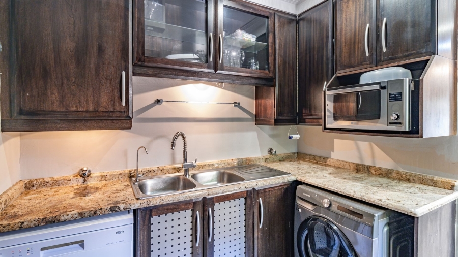 3 Bedroom Property for Sale in Hurlingham Manor Gauteng