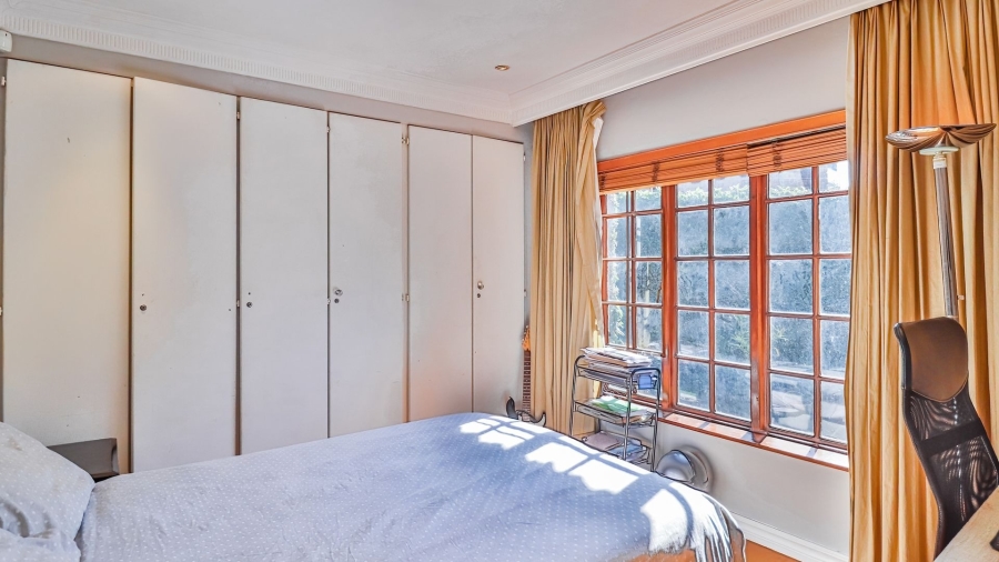 3 Bedroom Property for Sale in Hurlingham Manor Gauteng