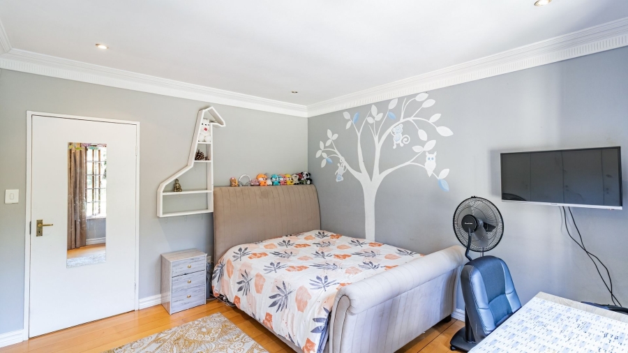 3 Bedroom Property for Sale in Hurlingham Manor Gauteng