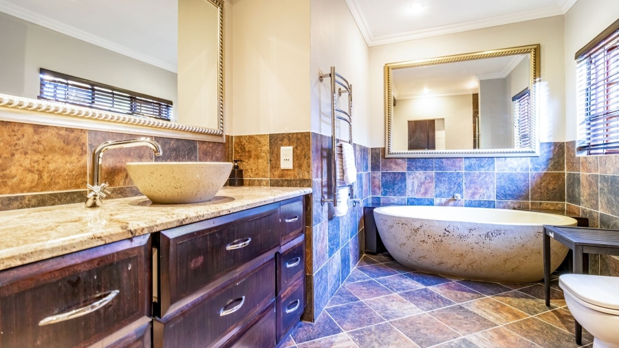 3 Bedroom Property for Sale in Hurlingham Manor Gauteng