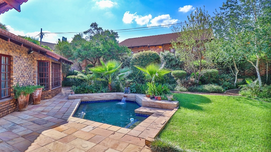 3 Bedroom Property for Sale in Hurlingham Manor Gauteng