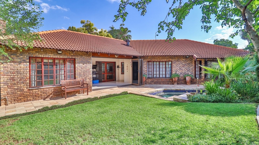 3 Bedroom Property for Sale in Hurlingham Manor Gauteng