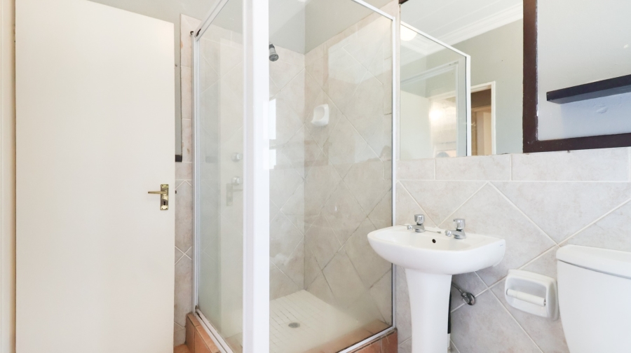 1 Bedroom Property for Sale in Douglasdale Gauteng