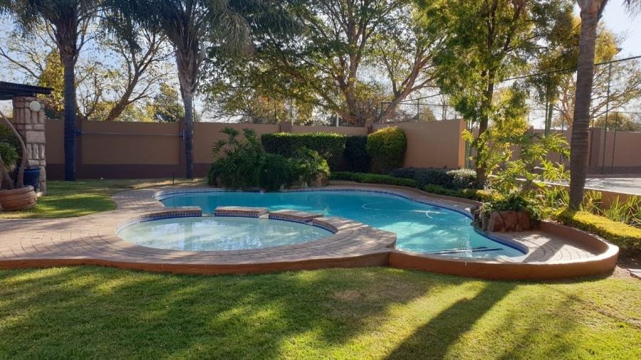 1 Bedroom Property for Sale in Douglasdale Gauteng