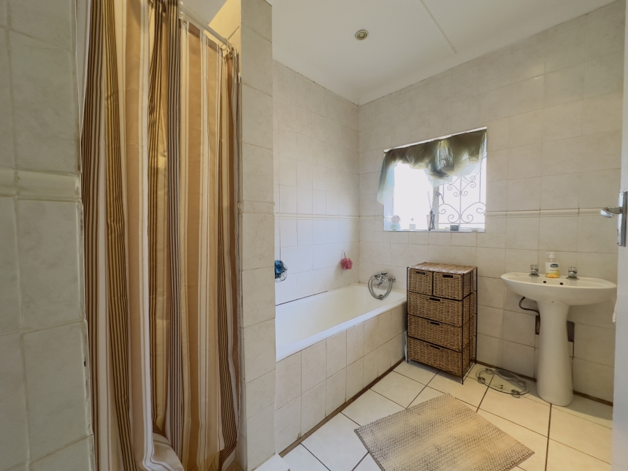 3 Bedroom Property for Sale in Brenthurst Gauteng