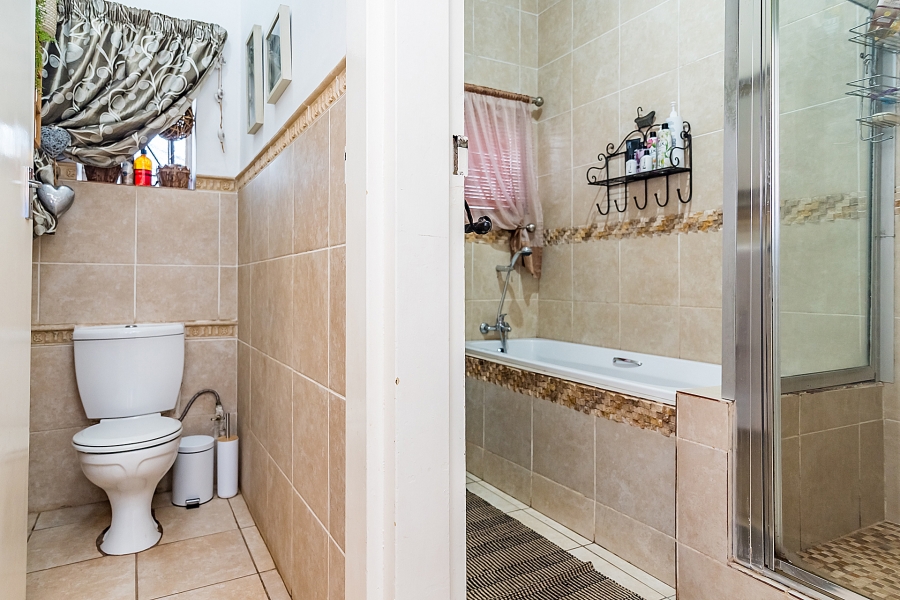 4 Bedroom Property for Sale in Wentworth Park Gauteng