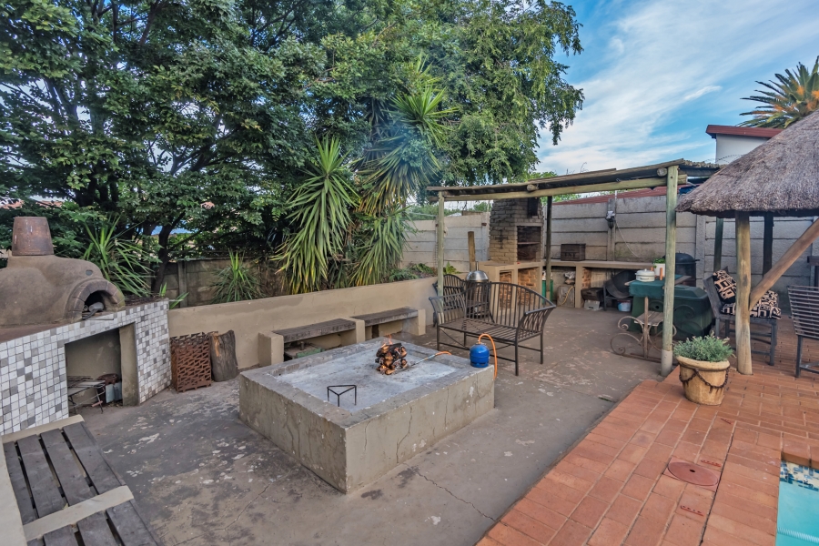 4 Bedroom Property for Sale in Wentworth Park Gauteng