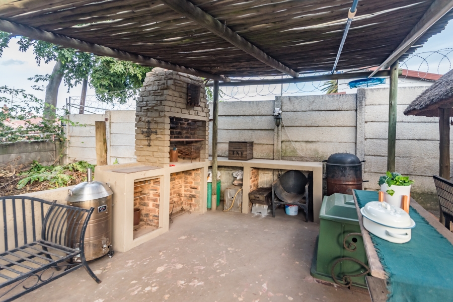 4 Bedroom Property for Sale in Wentworth Park Gauteng