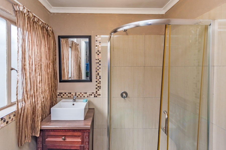 4 Bedroom Property for Sale in Wentworth Park Gauteng