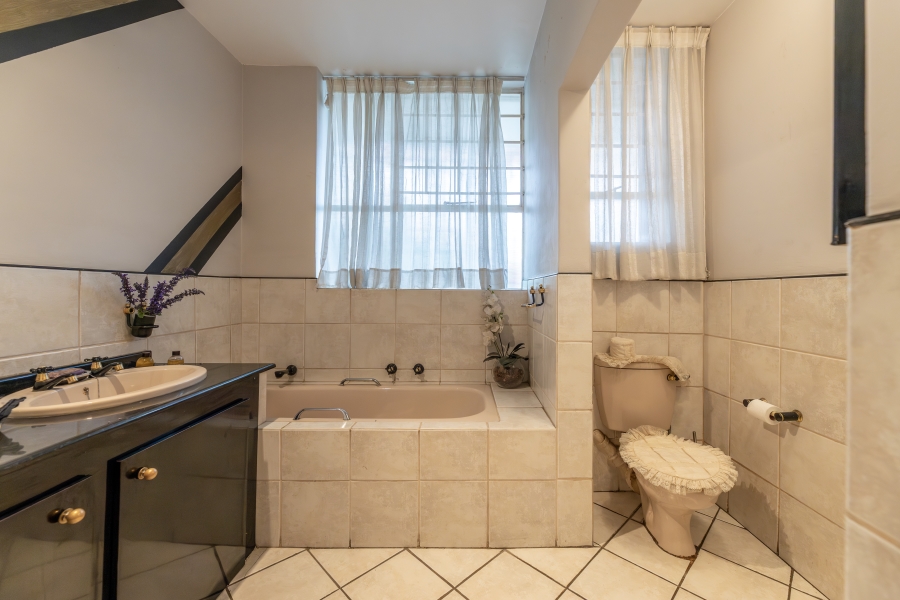 2 Bedroom Property for Sale in Illovo Gauteng