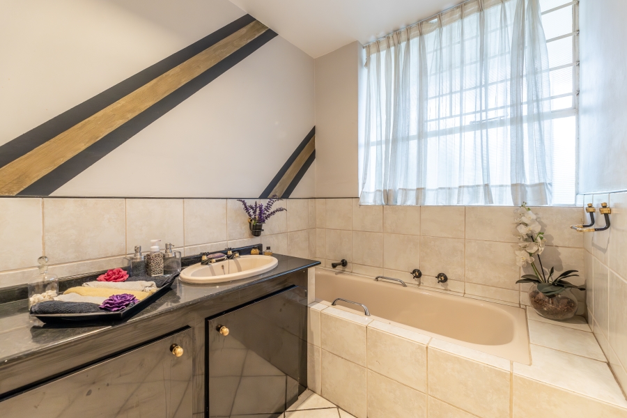 2 Bedroom Property for Sale in Illovo Gauteng