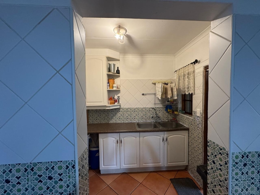 5 Bedroom Property for Sale in Brummeria Gauteng