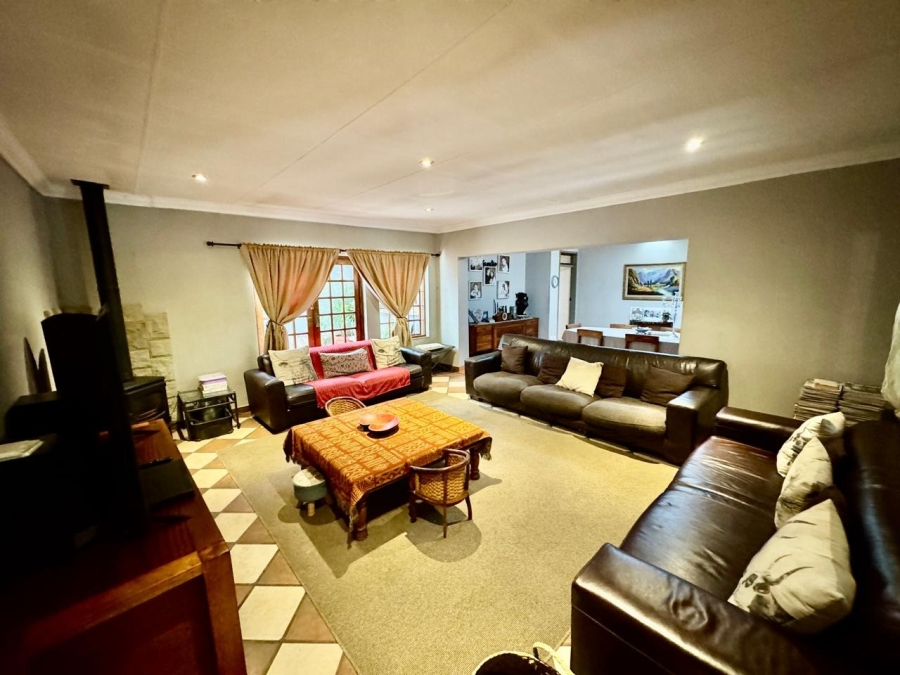 5 Bedroom Property for Sale in Brummeria Gauteng