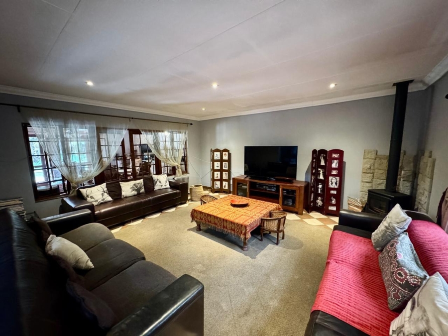 5 Bedroom Property for Sale in Brummeria Gauteng