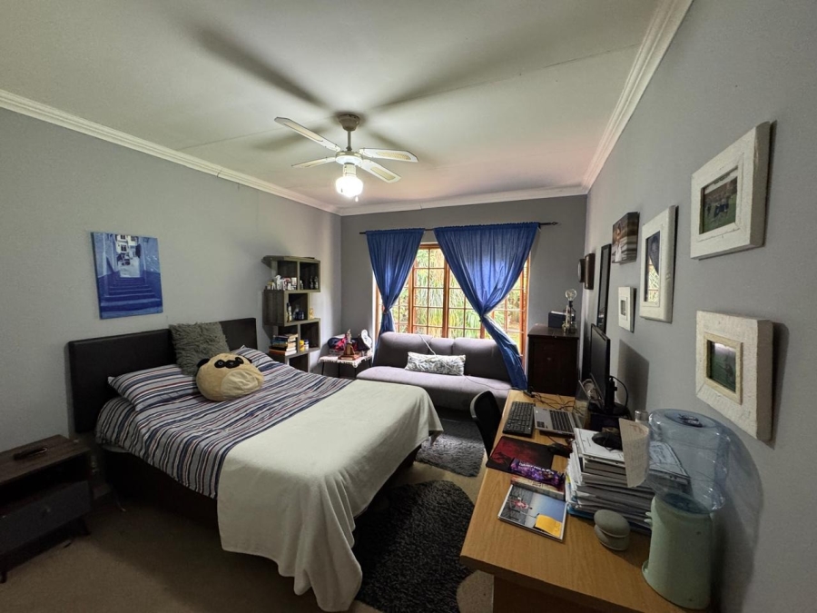 5 Bedroom Property for Sale in Brummeria Gauteng