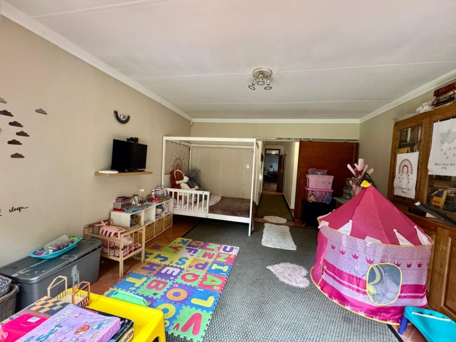 5 Bedroom Property for Sale in Brummeria Gauteng