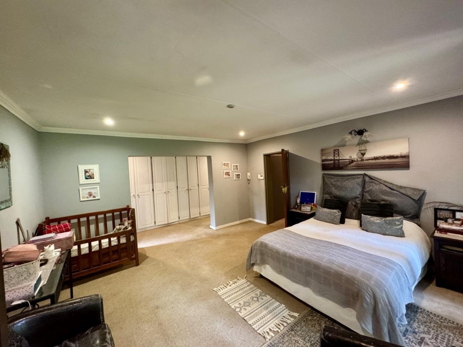 5 Bedroom Property for Sale in Brummeria Gauteng