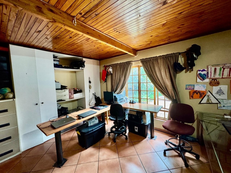 5 Bedroom Property for Sale in Brummeria Gauteng