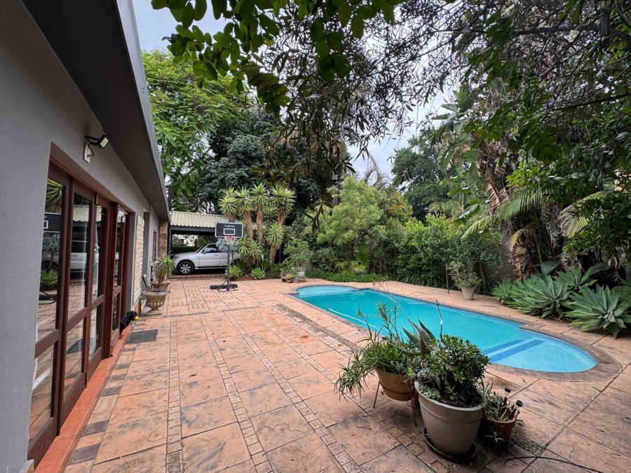 5 Bedroom Property for Sale in Brummeria Gauteng