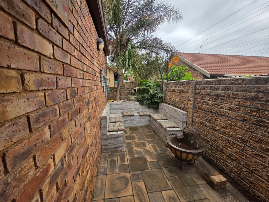 3 Bedroom Property for Sale in Pomona Gauteng