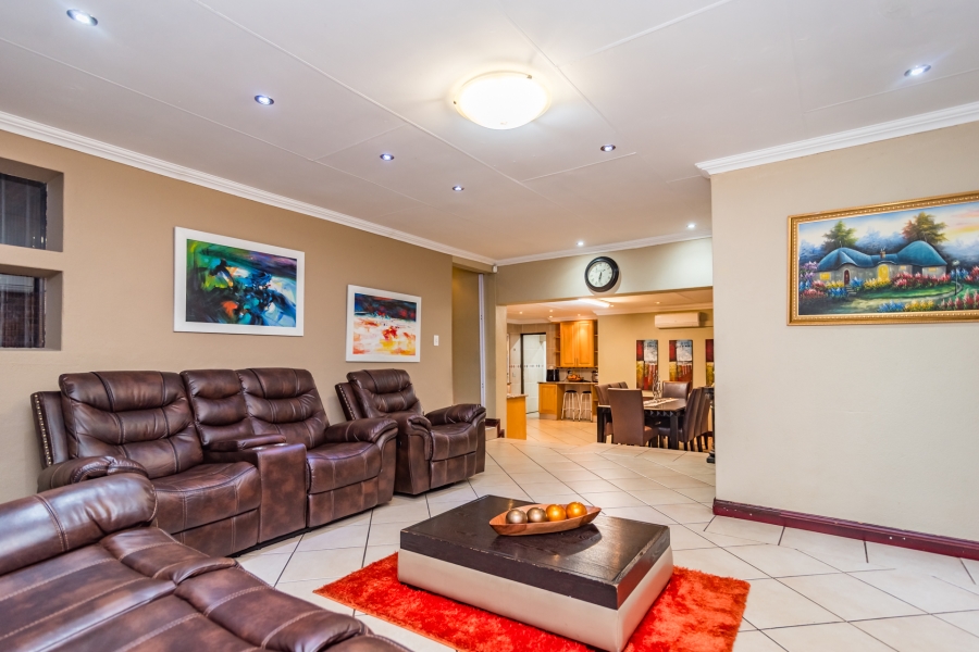 6 Bedroom Property for Sale in Noordheuwel Gauteng