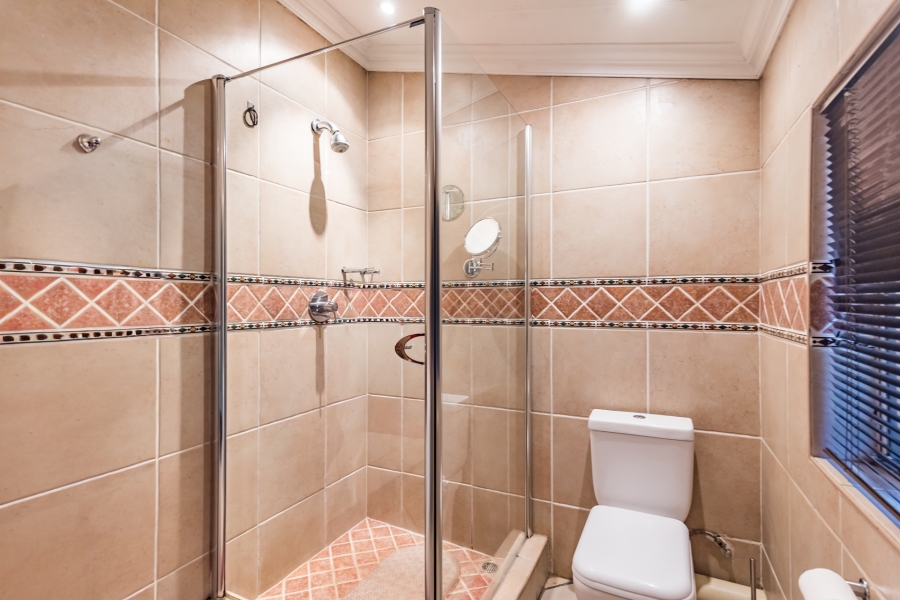 6 Bedroom Property for Sale in Noordheuwel Gauteng