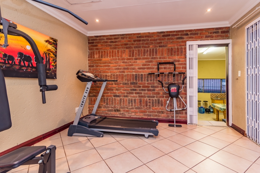 6 Bedroom Property for Sale in Noordheuwel Gauteng