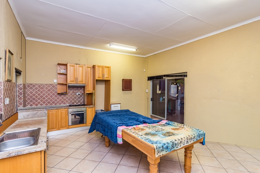 6 Bedroom Property for Sale in Noordheuwel Gauteng