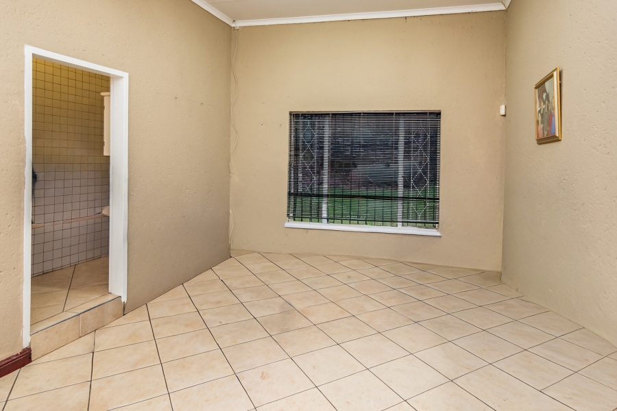 6 Bedroom Property for Sale in Noordheuwel Gauteng