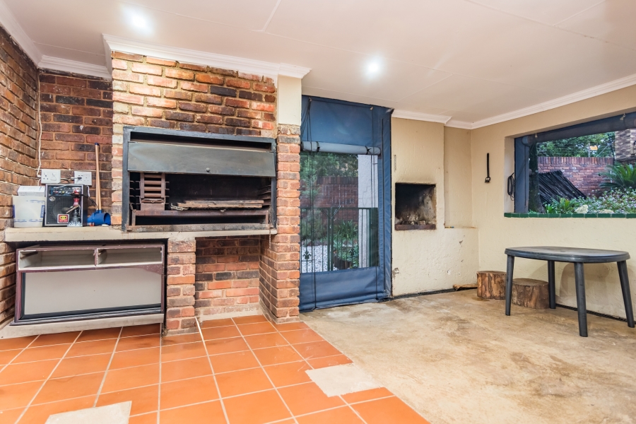 6 Bedroom Property for Sale in Noordheuwel Gauteng