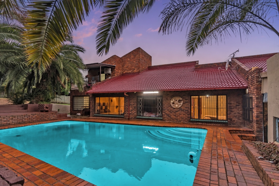 6 Bedroom Property for Sale in Noordheuwel Gauteng