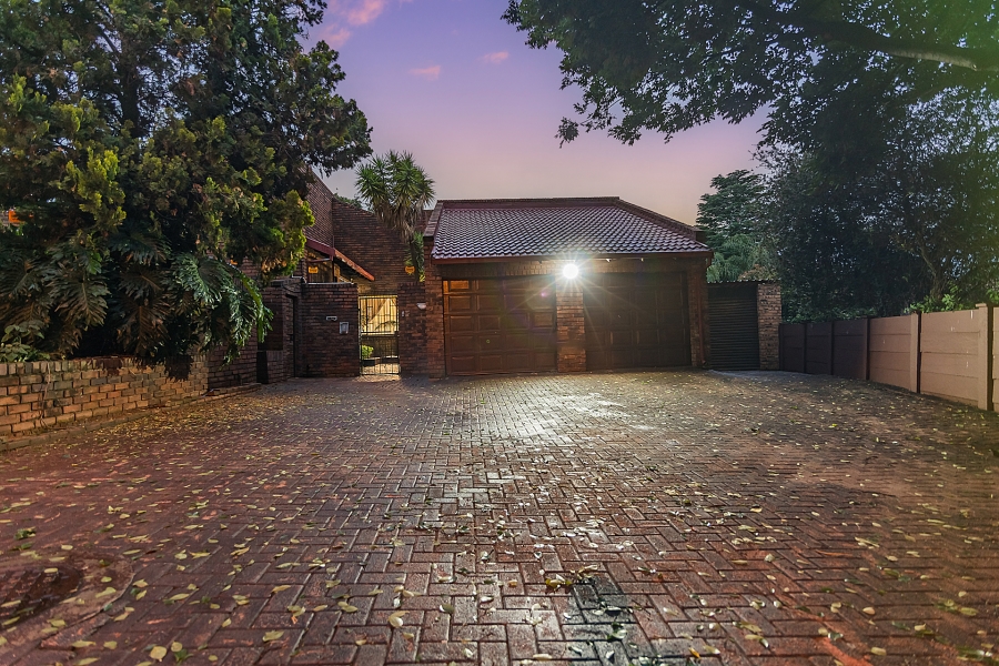 6 Bedroom Property for Sale in Noordheuwel Gauteng