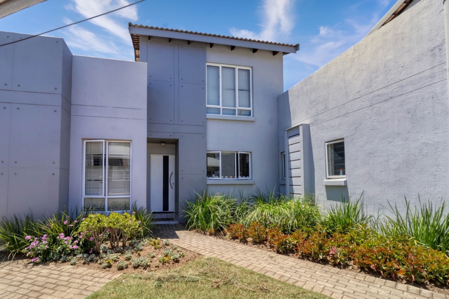 2 Bedroom Property for Sale in Broadacres Gauteng