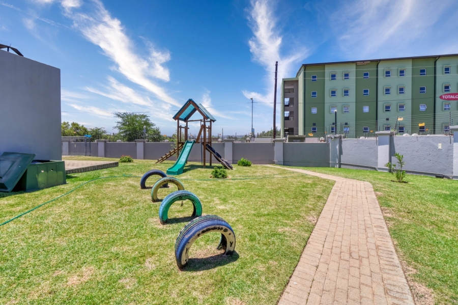 2 Bedroom Property for Sale in Broadacres Gauteng