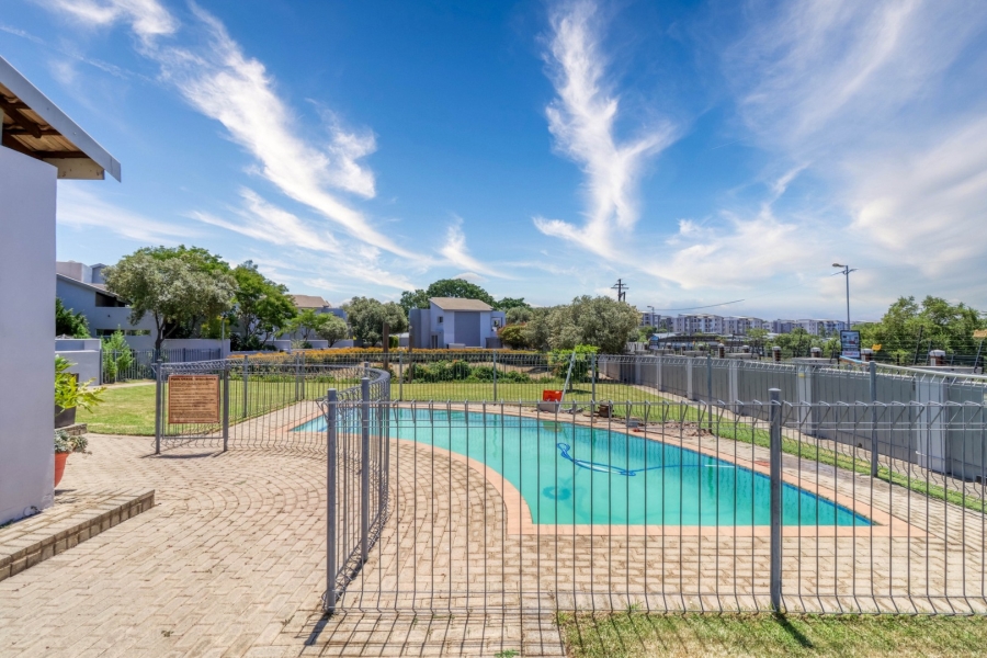 2 Bedroom Property for Sale in Broadacres Gauteng