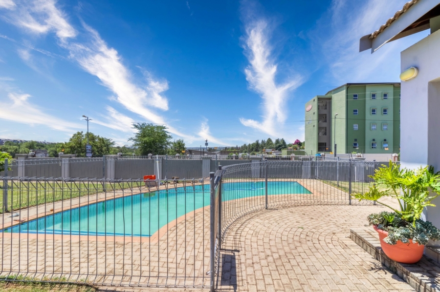 2 Bedroom Property for Sale in Broadacres Gauteng