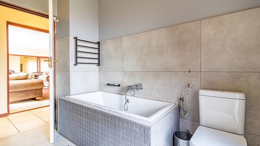 3 Bedroom Property for Sale in Bassonia Gauteng